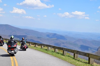 På motorcykel via Blue Ridge Parkway fra North Carolina til Virginia, USA