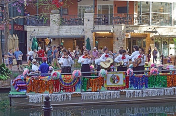 MC-tur Kyst til kyst - dag 10: Fest og farver langs The River Walk i San Antonio