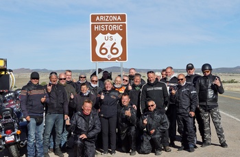 MC-tur Kyst til kyst - dag 17: Gruppebillede på Route 66 i Arizona